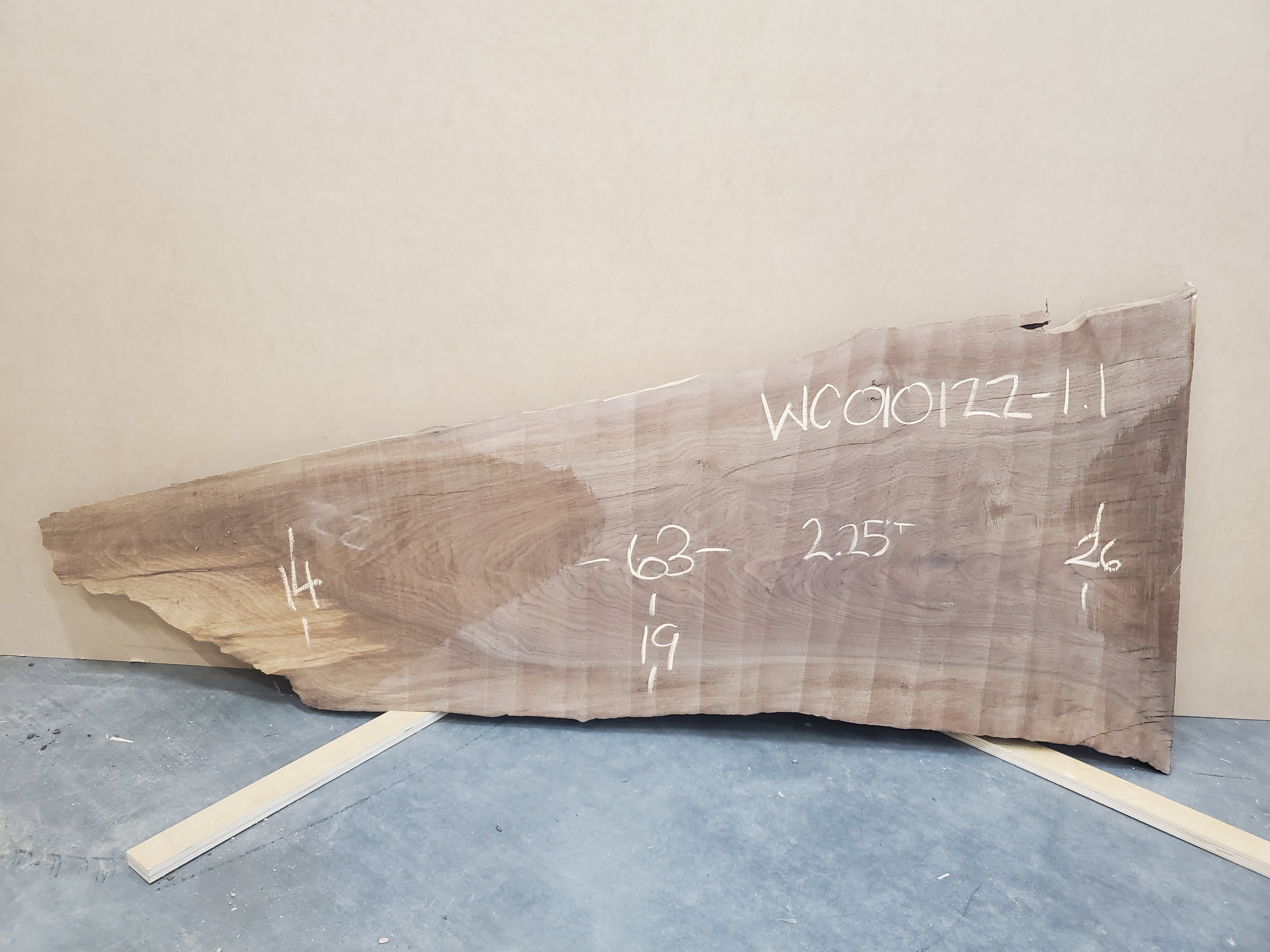 Claro Walnut - WC010122-1.1